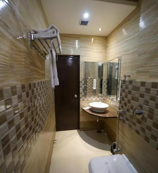 Juniorsviitti, New Hotel Broadway