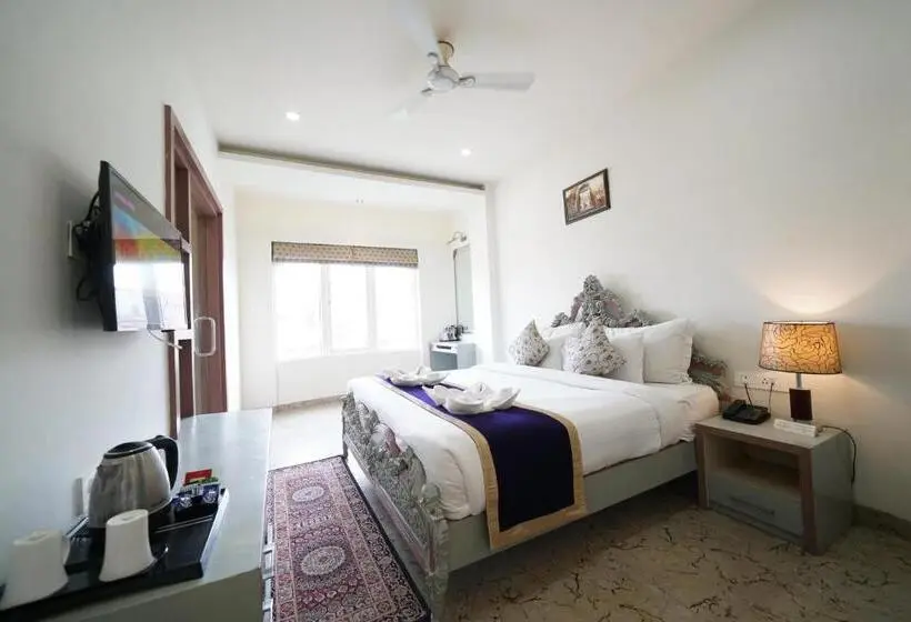 Juniorsviitti, New Hotel Broadway