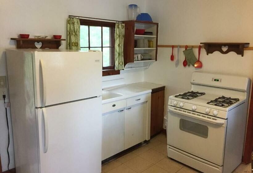 小室, Rainbow S End Resort