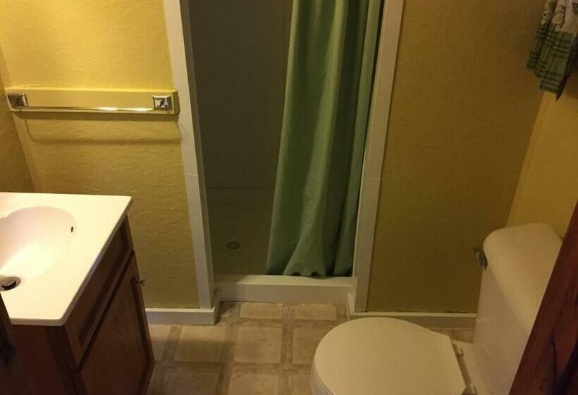 小室, Rainbow S End Resort