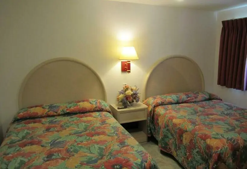 サイドシービュースイート, Apollo Motel