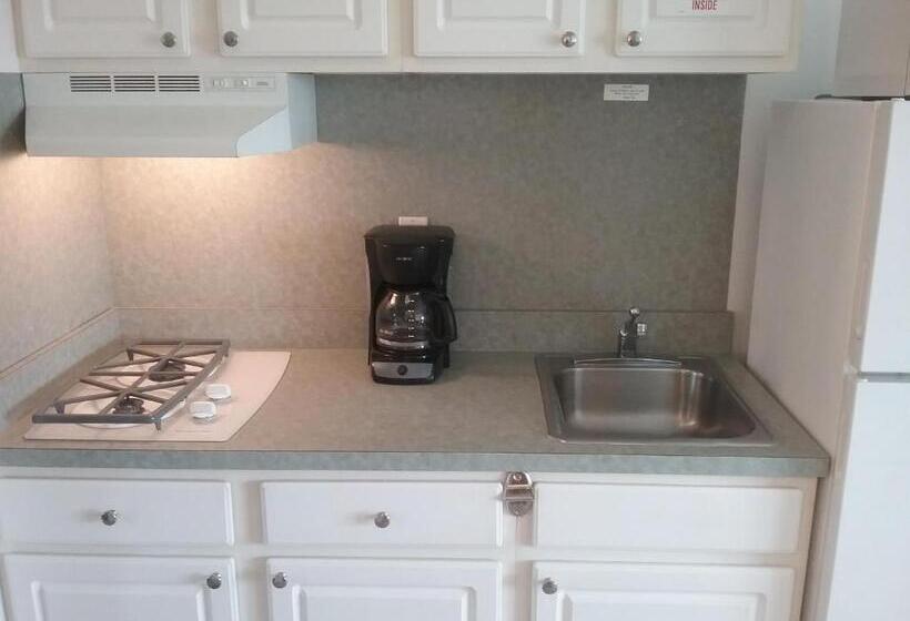 Люкс Кровать Кинг, Apollo Motel