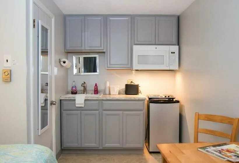 Deluxe-studio, Seacoast Motel