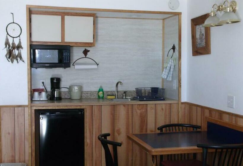 패밀리 스위트, Antler Motel