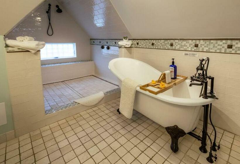 جناح سرير كينج, 1899 Inn