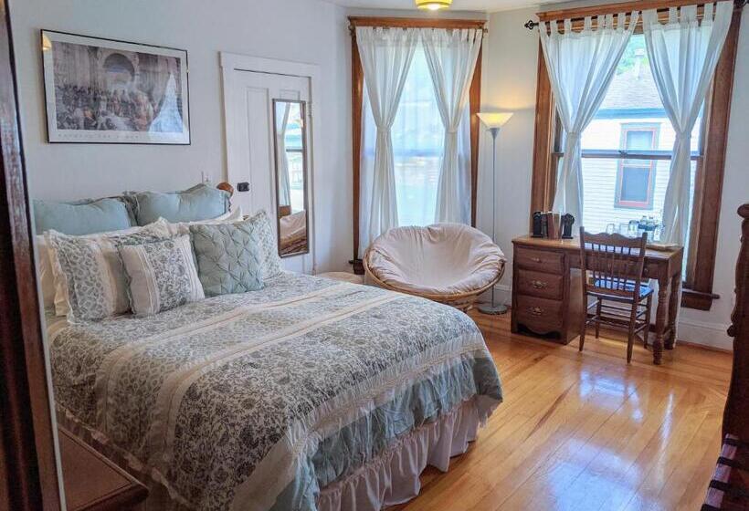 غرفة قياسية حمام مشترك, 1899 Inn