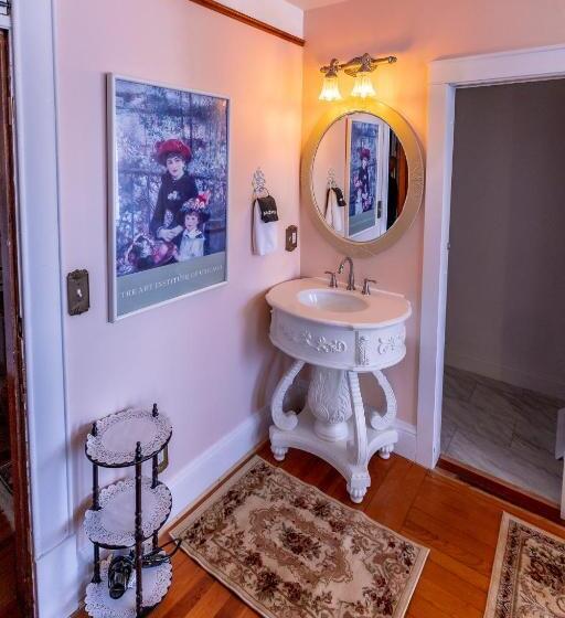 غرفة قياسية مطلّة علي الحديقة, 1899 Inn