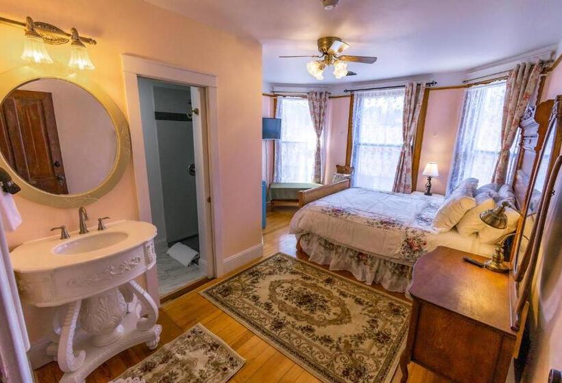 غرفة قياسية مطلّة علي الحديقة, 1899 Inn