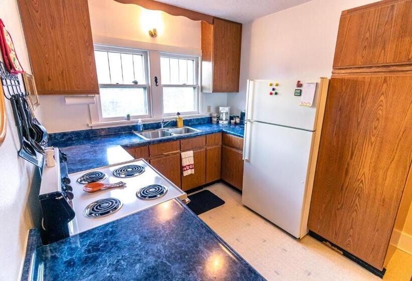 منزل غرفة نوم واحدة, 1899 Inn