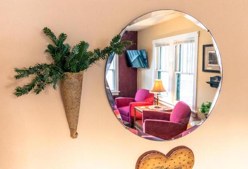 منزل غرفة نوم واحدة, 1899 Inn