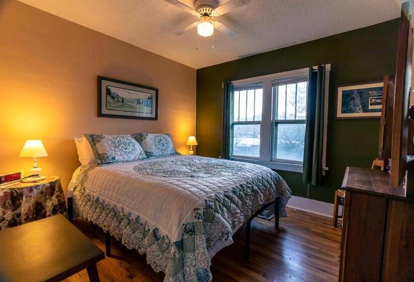 منزل غرفة نوم واحدة, 1899 Inn