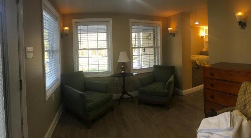 غرفة سوبيريور عائلية, Cameron Estate Inn