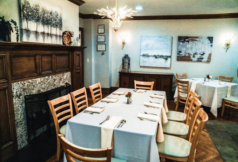 Номер Deluxe Кровать Кинг, Cameron Estate Inn