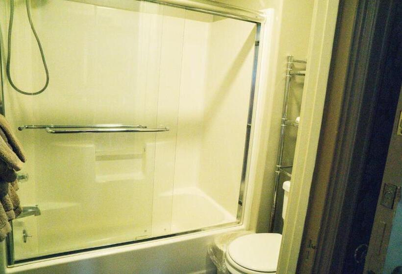 غرفة إقتصادية, Cameron Estate Inn