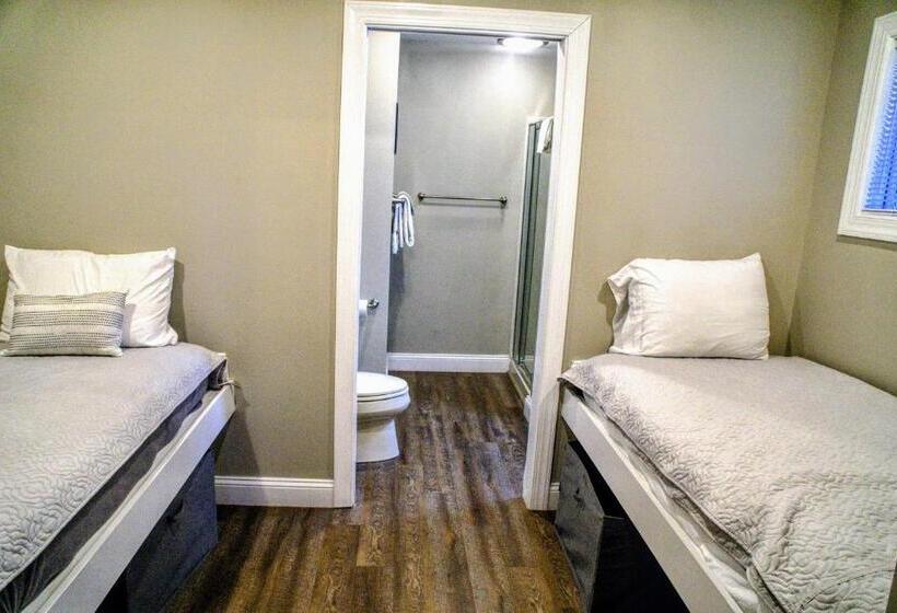 غرفة بريميوم رباعية, Cameron Estate Inn