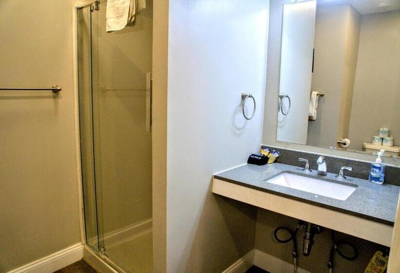 Четырехместный Номер Стандарт, Cameron Estate Inn