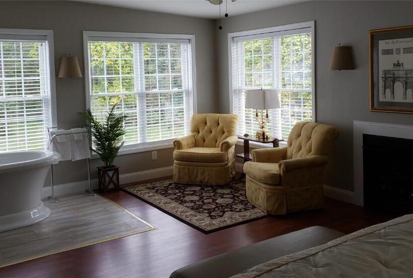 غرفة ديلوكس سرير كينج, Cameron Estate Inn