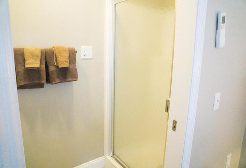 غرفة ديلوكس سرير كينج, Cameron Estate Inn