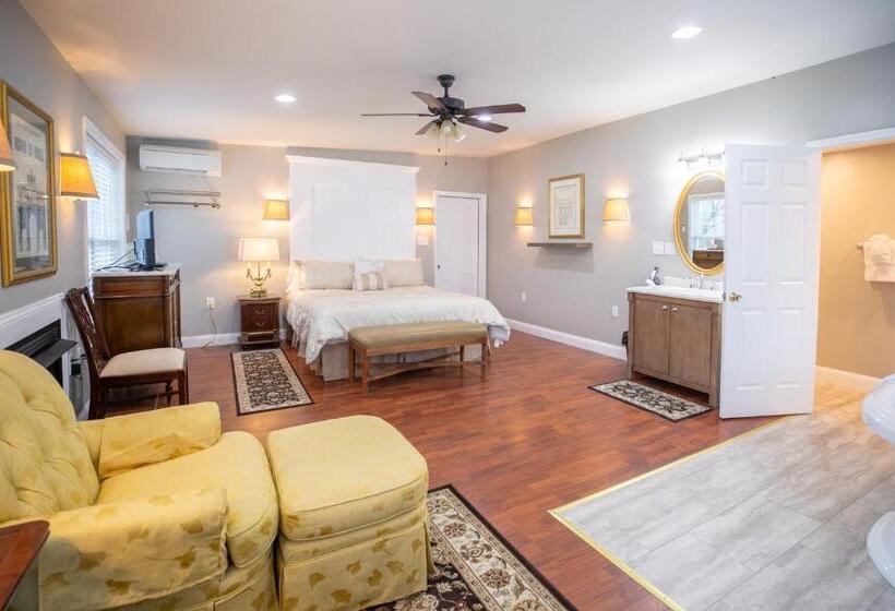 غرفة ديلوكس سرير كينج, Cameron Estate Inn