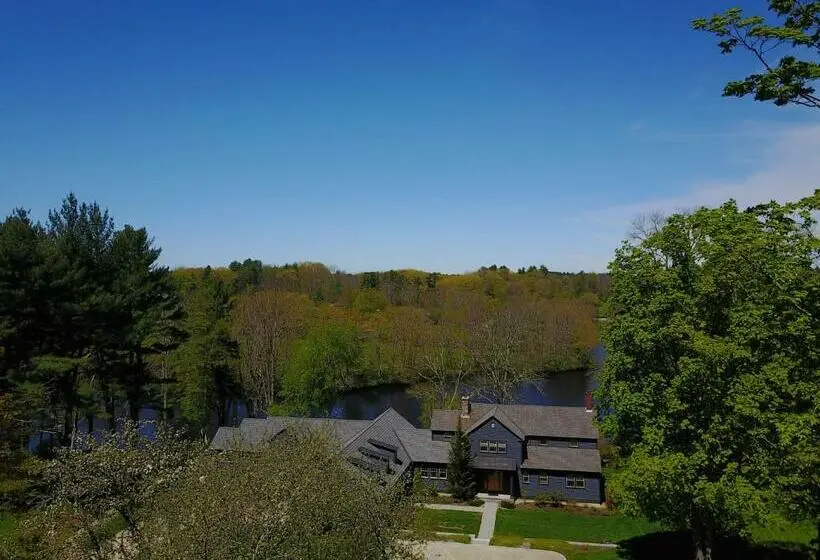 キングサイズベッドのスイートルーム, Riverhouse