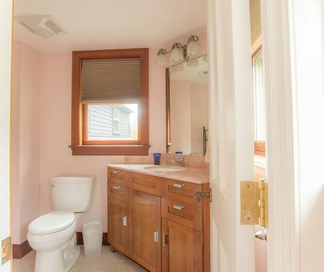 جناح, Riverhouse