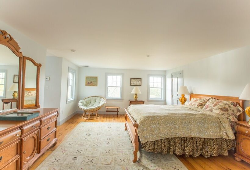 جناح, Riverhouse