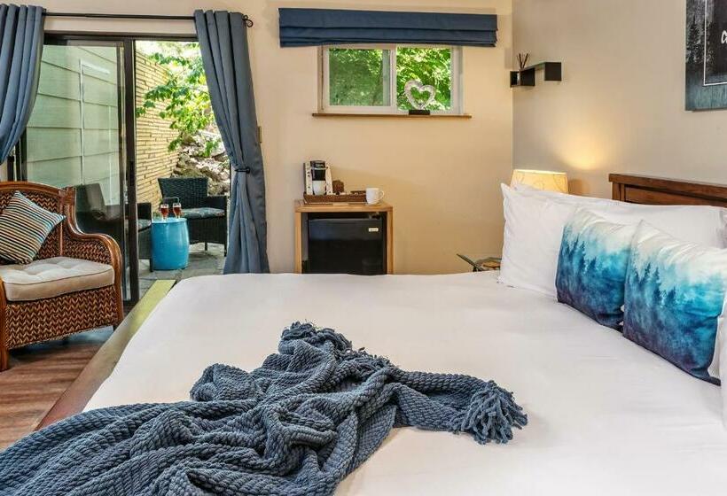 带大床的高级房间, Sheridan House Inn Adult Only Accommodation