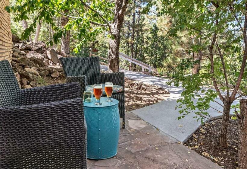 带大床的高级房间, Sheridan House Inn Adult Only Accommodation