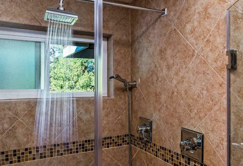 Номер Deluxe Кровать Кинг, Sheridan House Inn  Adult Only Accommodation