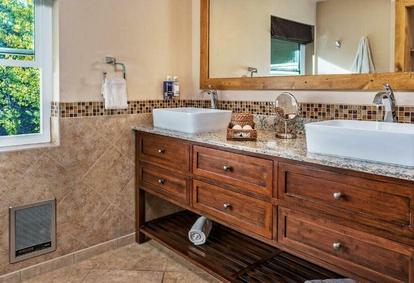 带大床的豪华间, Sheridan House Inn Adult Only Accommodation