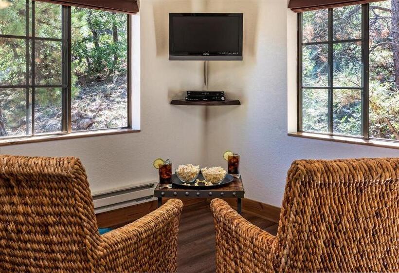 Люкс Премиум, Sheridan House Inn  Adult Only Accommodation