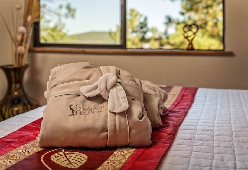 带大床的豪华间, Sheridan House Inn Adult Only Accommodation