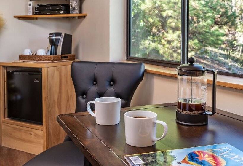 带大床的豪华间, Sheridan House Inn Adult Only Accommodation