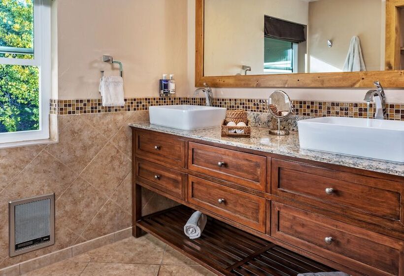 带大床的豪华间, Sheridan House Inn Adult Only Accommodation