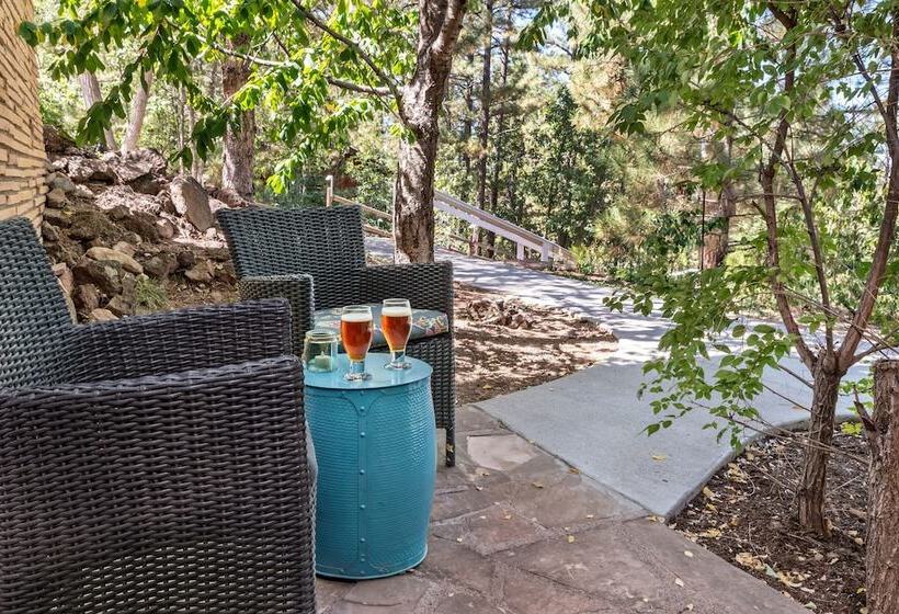 带大床的高级房间, Sheridan House Inn Adult Only Accommodation