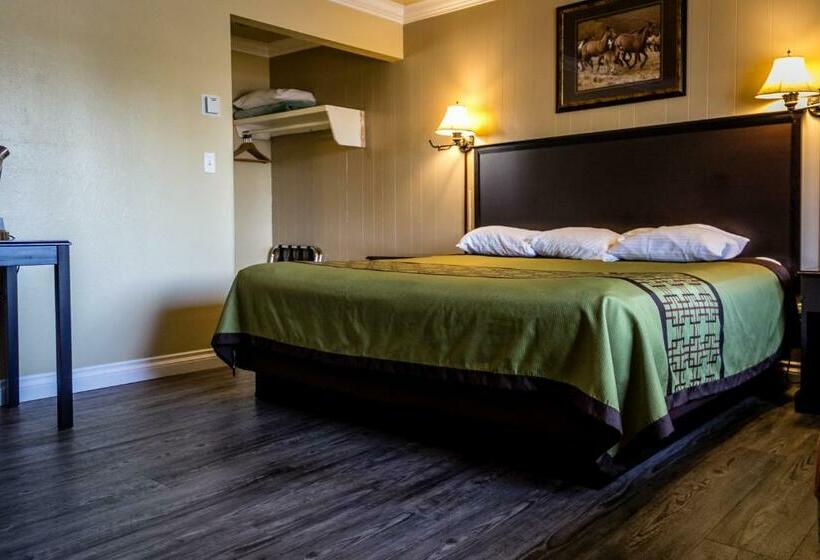 스탠다드 룸 킹사이즈 침대, Charm Motel & Suites