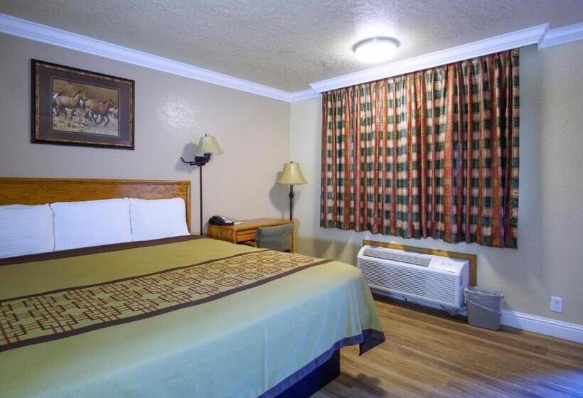 스탠다드 룸 킹사이즈 침대, Charm Motel & Suites