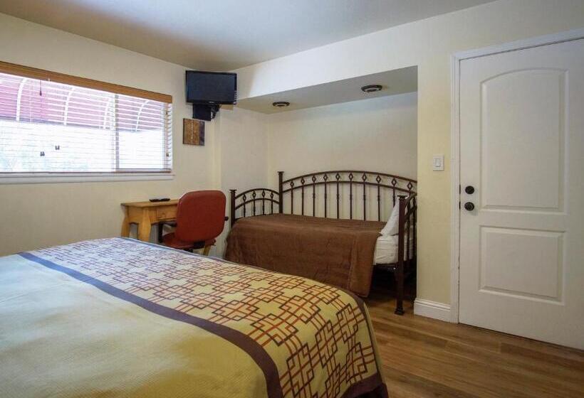 스위트, Charm Motel & Suites