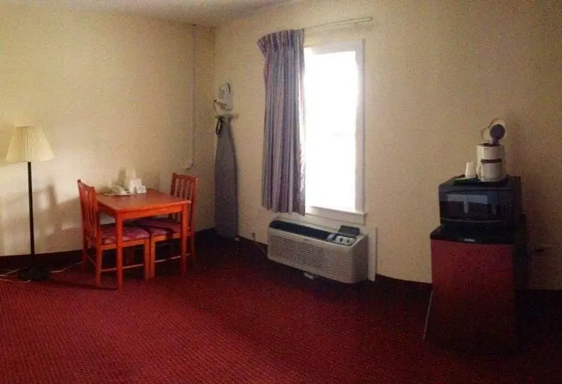 キングサイズベッドのスタンダードルーム, Crown Inn Motel Yorktown
