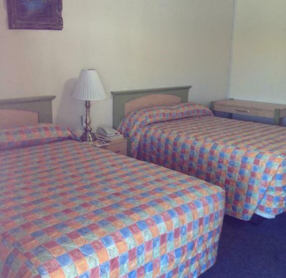 2ベッドルームアパートメント, Hacienda Motel