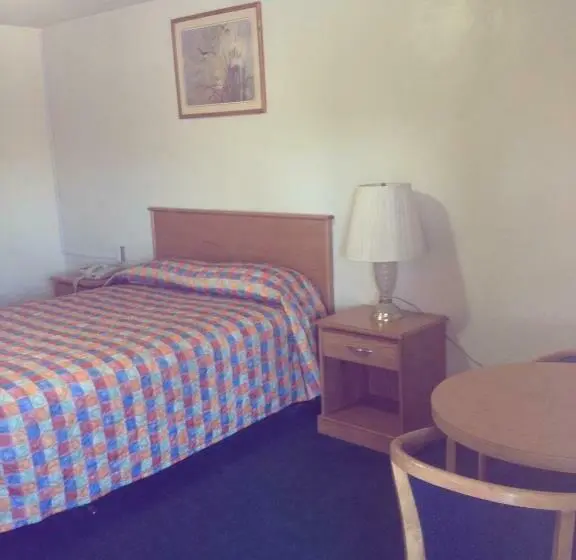 １ベッドルームアパートメント, Hacienda Motel
