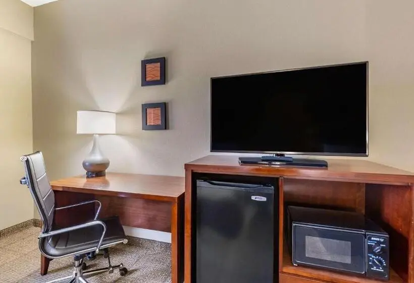 Sviitti, Comfort Inn Aikens Center
