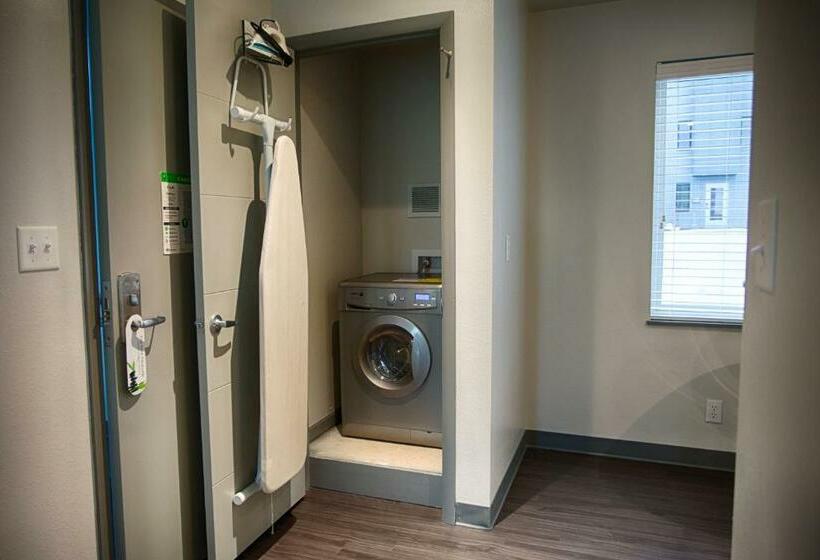 סוויטה מותאמת לאדם עם מוגבלויות, Z Loft Extended Stay