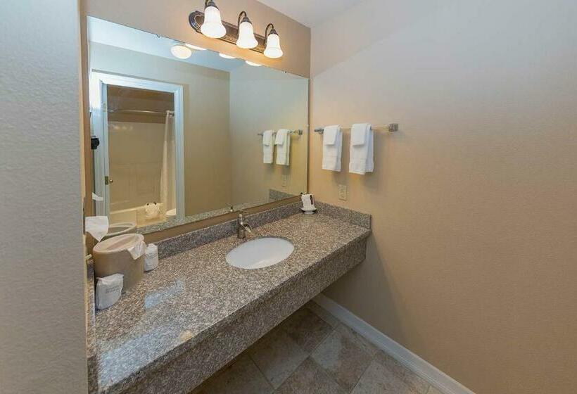 غرفة ديلوكس, Mill Village Motel