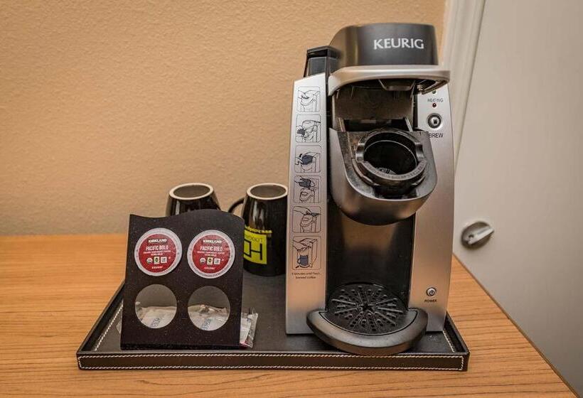 غرفة قياسية, Mill Village Motel