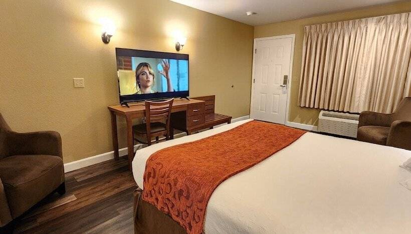 غرفة ديلوكس, Mill Village Motel