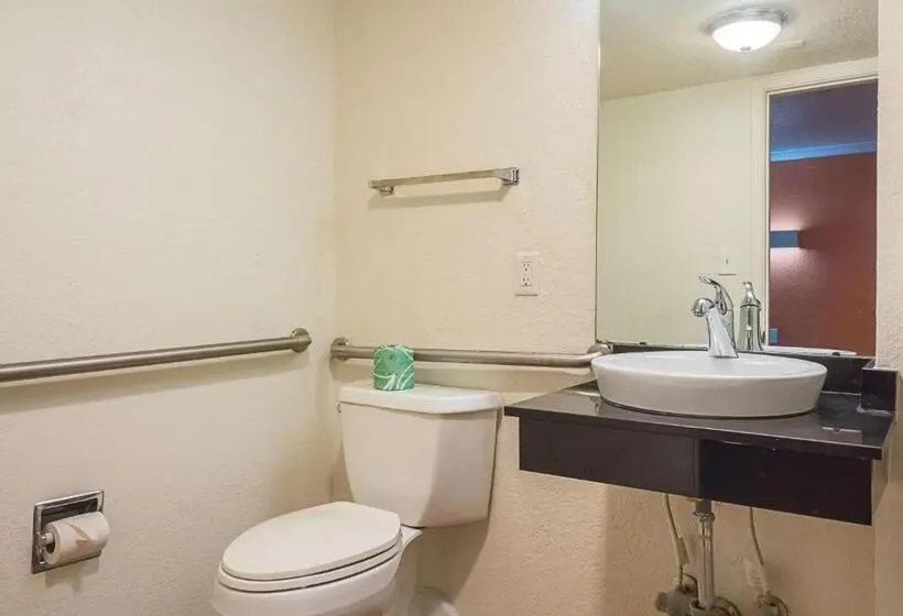 キングサイズベッドのスタンダードルーム, Motel 6 Garland, Tx   Northeast Dallas