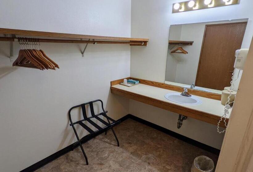 غرفة قياسية سرير كينج لذوى الإحتياجات الخاصة, Fairground Inn