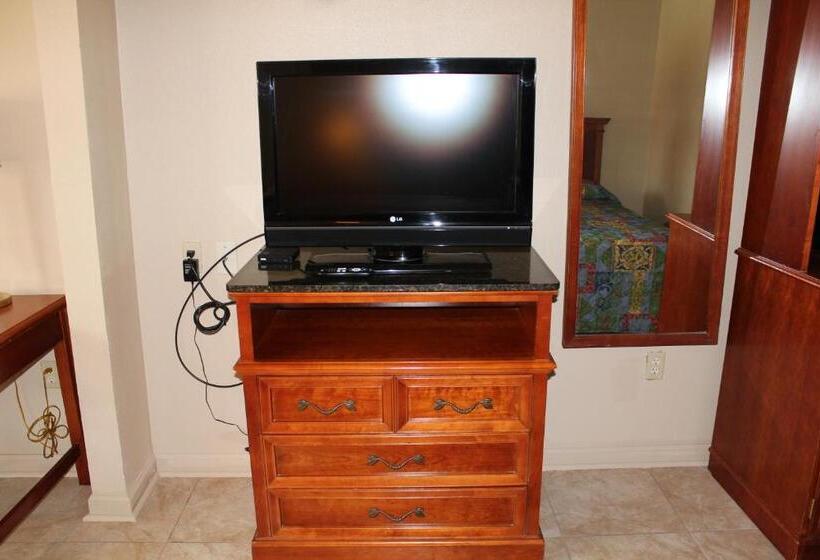 带2个双人床的标准工作室, Highland Inn Denham Springs Baton Rouge East