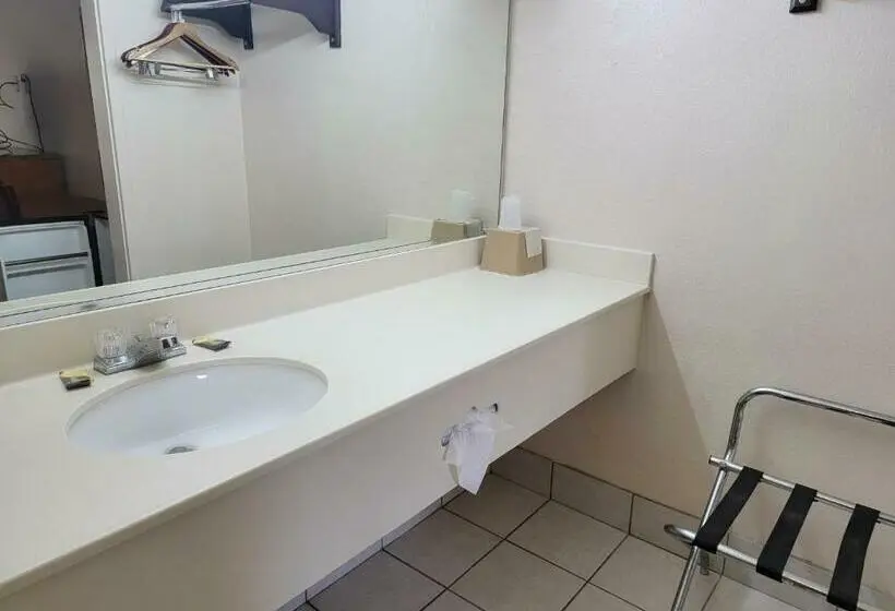Standard-huone 2 Parivuodetta, Studio 9 Inn & Suites